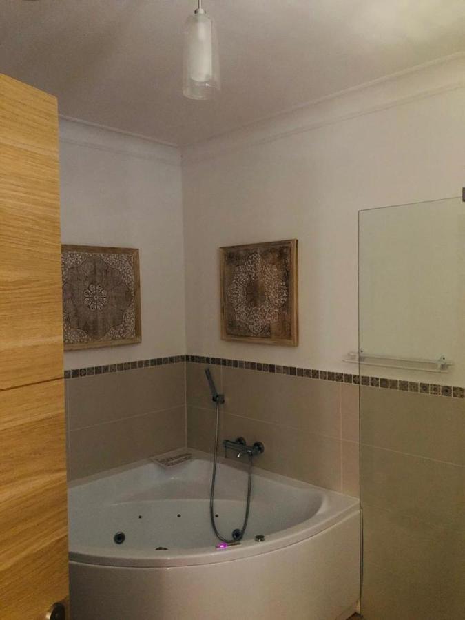 B&B Oasis Des Lavandes - Chambre Coqueliot Villeneuve-lès-Avignon Eksteriør bilde